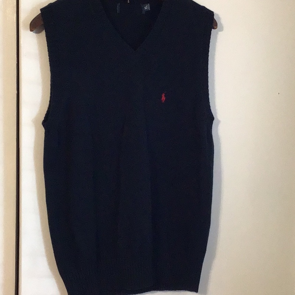 Polo vest.